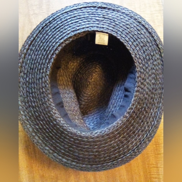 Black straw hat - Picture 2 of 3